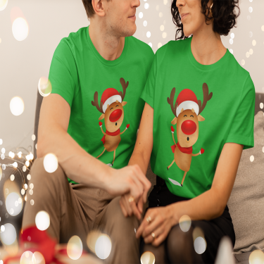 Set tricouri pentru cuplu de Craciun pe verde Dancing Deer Set tricouri pentru cuplu de Craciun pe verde Dancing Deer