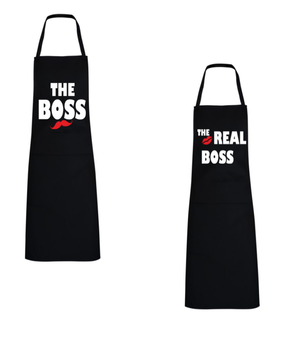 Set șorțuri pentru cuplu The Boss - The Real Boss Set șorțuri pentru cuplu The Boss - The Real Boss