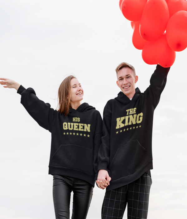 Set hanorace pentru cuplu pe negru The King and His Queen Set hanorace pentru cuplu pe negru The King and His Queen