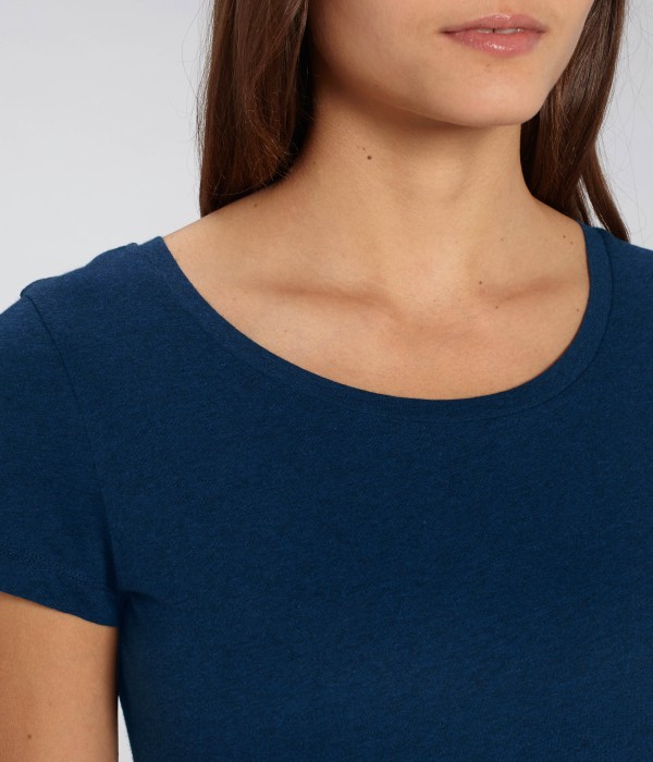 Tricou de femei din 100% bumbac organic pe albastru denim Tricou de femei din 100% bumbac organic pe albastru denim